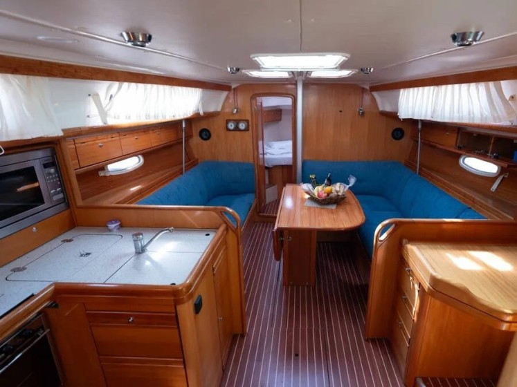 Bavaria 38 - Boatscribe.com