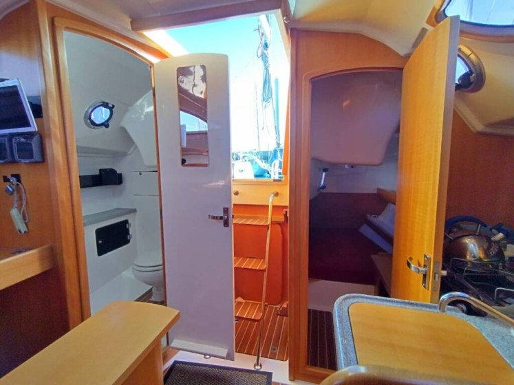 Maxus 28 Standard - Boatscribe.com