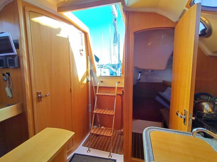 Maxus 28 Standard - Boatscribe.com