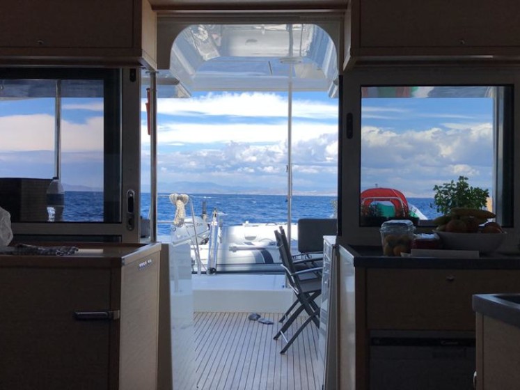 Lagoon 450 F - Boatscribe.com