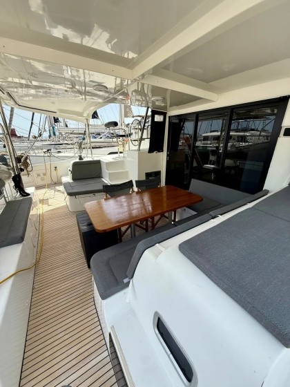 Lagoon 42 - Boatscribe.com