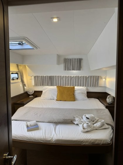 Lagoon 42 - Boatscribe.com