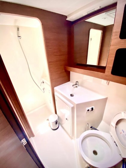 Lagoon 42 - Boatscribe.com