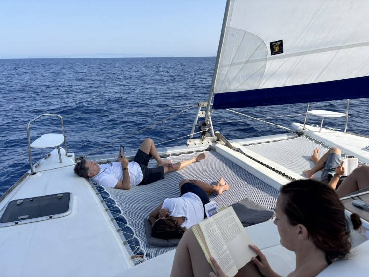 Lagoon 380 S2 - Boatscribe.com