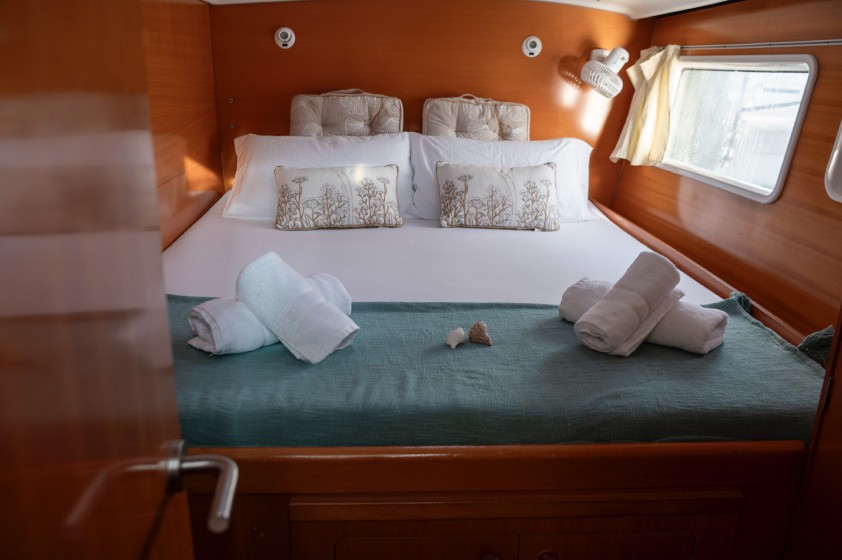 Lagoon 380 S2 - Boatscribe.com