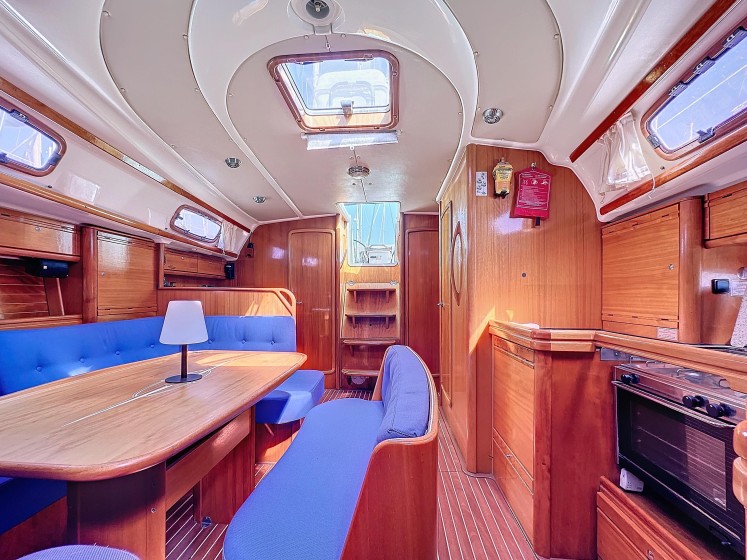 Bavaria 42 - Boatscribe.com