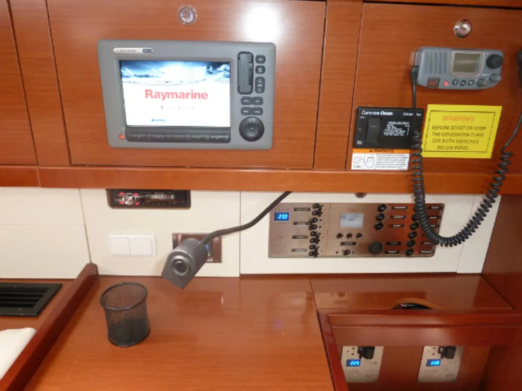 Oceanis 51.1 - Boatscribe.com