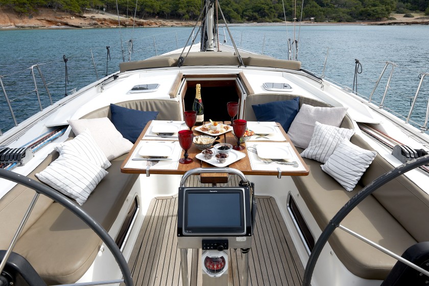 Hanse 540e - Boatscribe.com