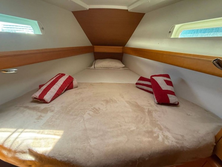 Sun Odyssey 449 - Boatscribe.com