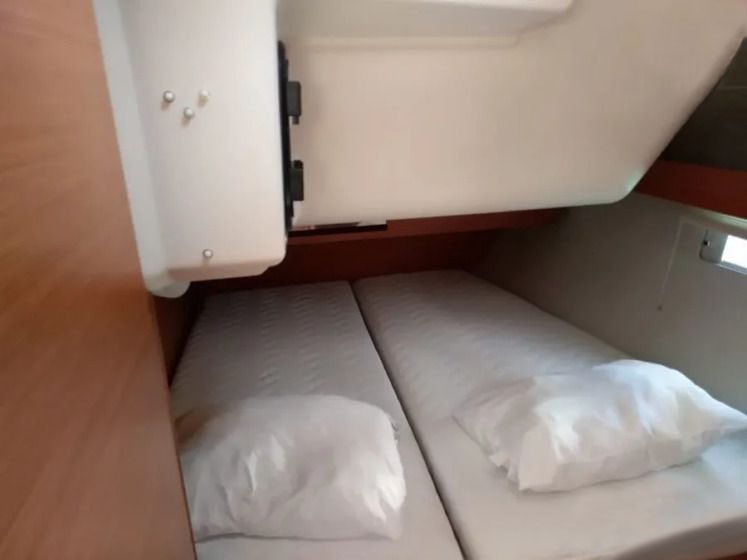 Dufour 430 - Boatscribe.com