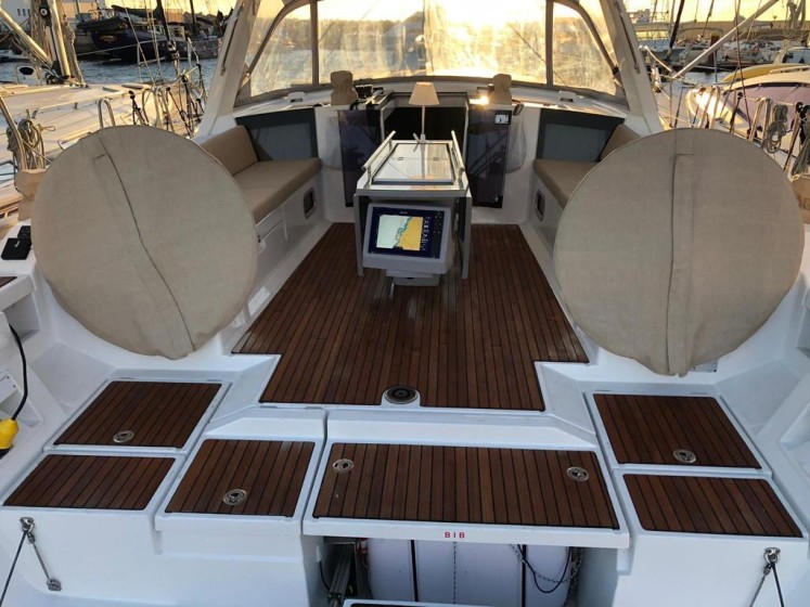 Oceanis 45 - Boatscribe.com