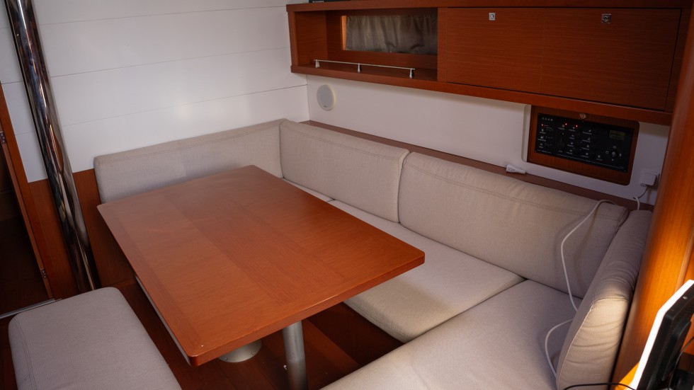 Oceanis 45 - Boatscribe.com