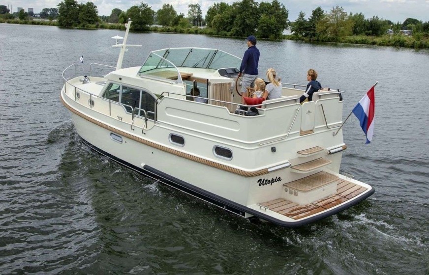 Grand Sturdy 35.0 AC - Boatscribe.com