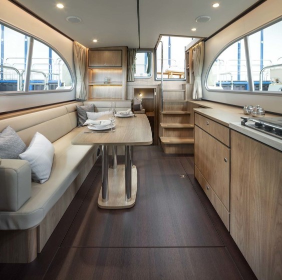 Grand Sturdy 35.0 AC - Boatscribe.com