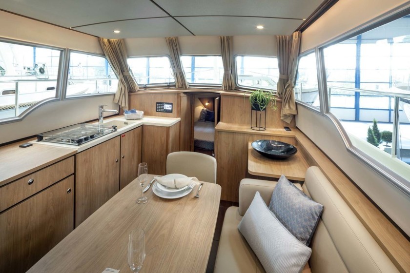 Grand Sturdy 35.0 AC - Boatscribe.com