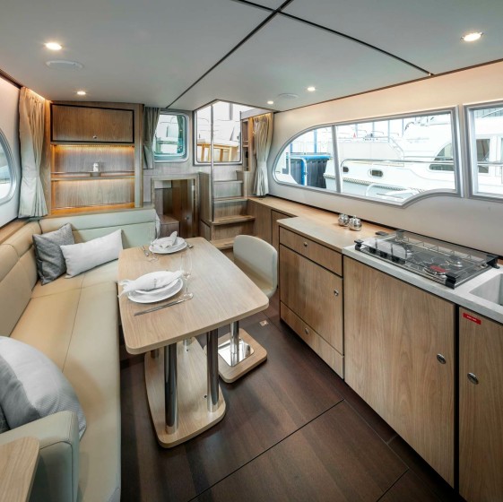 Grand Sturdy 35.0 AC - Boatscribe.com