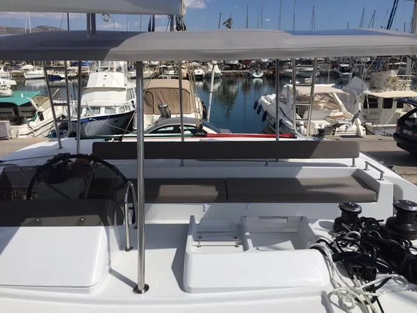 Lagoon 450 F - Boatscribe.com