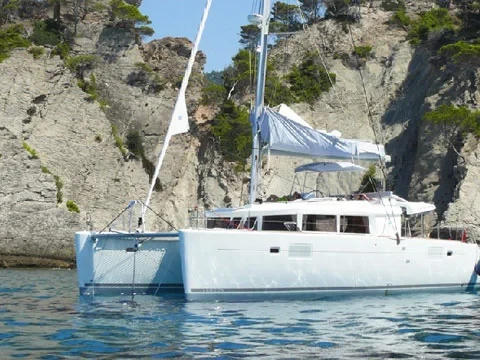 Lagoon 450 F - Boatscribe.com
