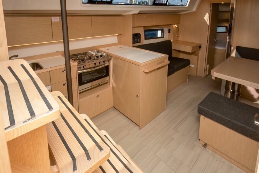 Bavaria 38 - Boatscribe.com