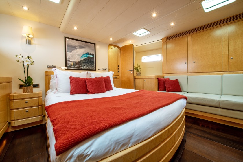 CNB Bordeaux 95 - Boatscribe.com