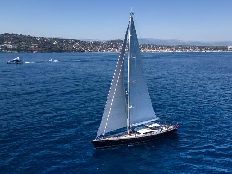 CNB Bordeaux 95 - Boatscribe.com