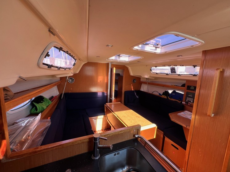 Bavaria 35 Cruiser - Boatscribe.com