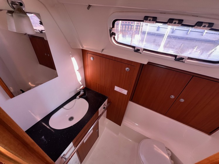 Bavaria 35 Cruiser - Boatscribe.com