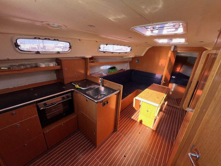 Bavaria 35 Cruiser - Boatscribe.com