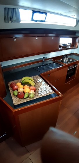 Oceanis 45 - Boatscribe.com