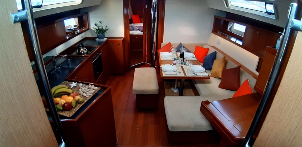 Oceanis 45 - Boatscribe.com