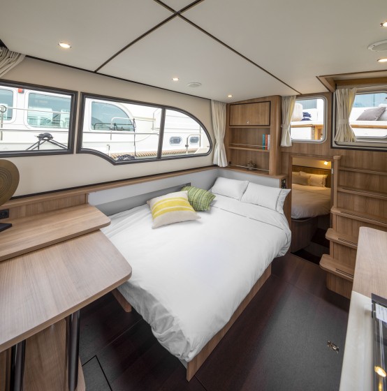 Linssen 35 SL - Boatscribe.com