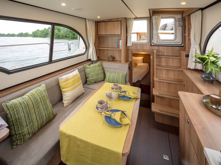 Linssen 35 SL - Boatscribe.com