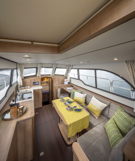 Linssen 35 SL - Boatscribe.com