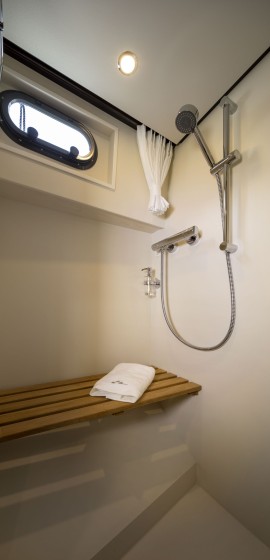 Linssen 35 SL - Boatscribe.com