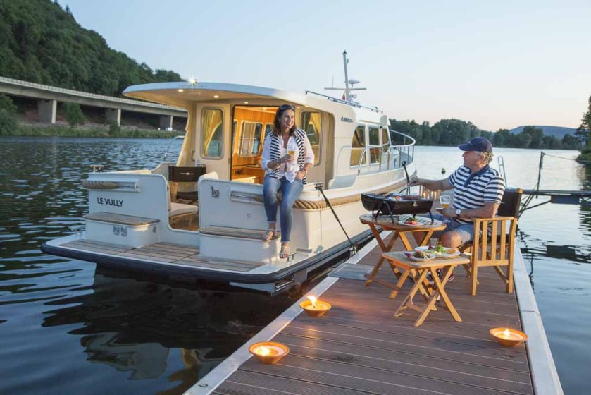 Grand Sturdy 35.0 Sedan - Boatscribe.com