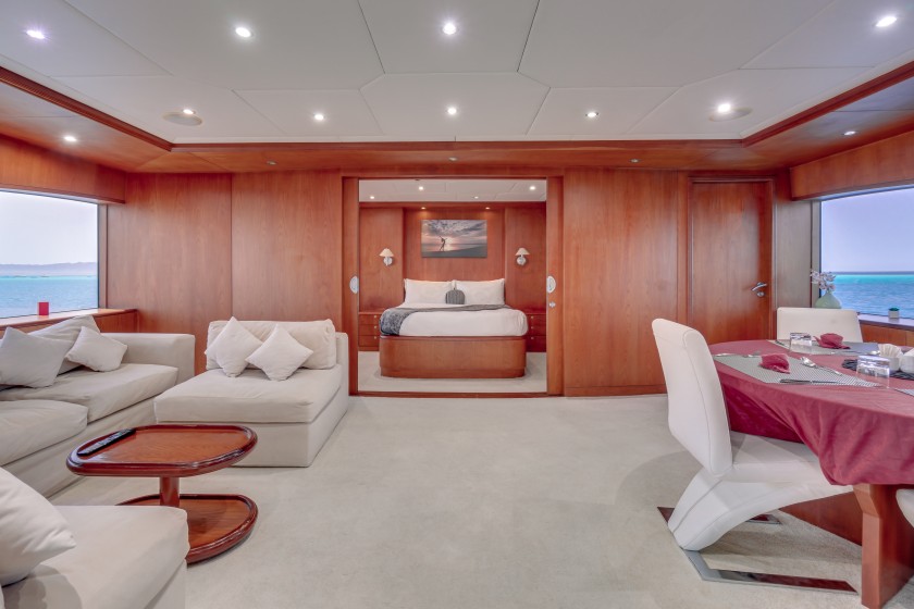 Luxury Motor Yacht - Boatscribe.com