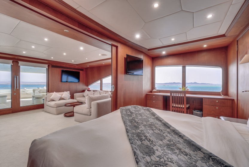 Luxury Motor Yacht - Boatscribe.com