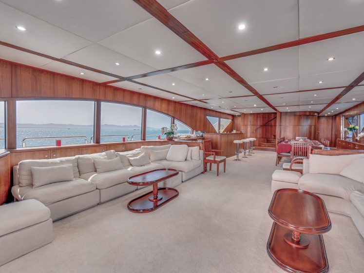 Luxury Motor Yacht - Boatscribe.com