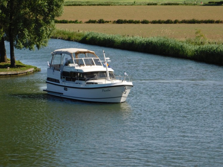 Linssen 35 SL - Boatscribe.com