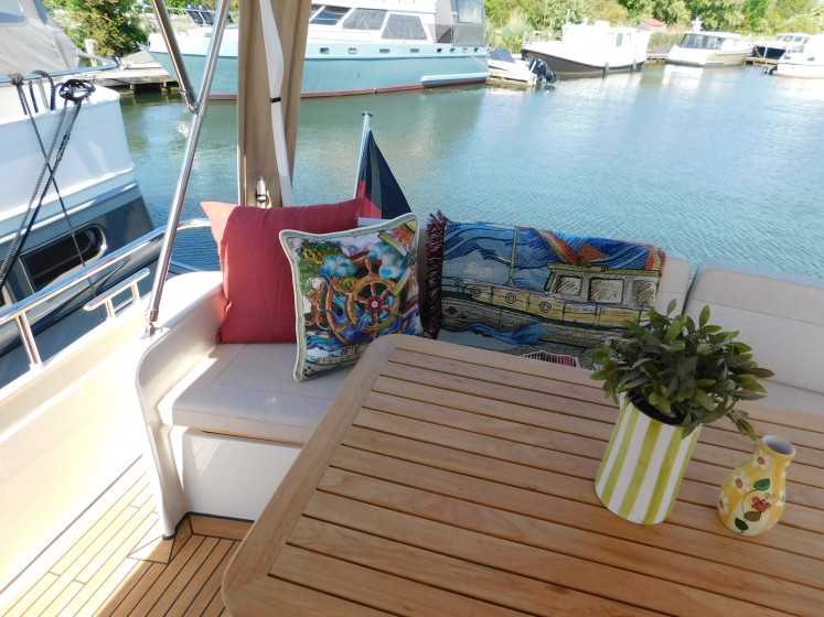 Linssen 35 SL - Boatscribe.com