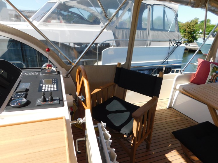 Linssen 35 SL - Boatscribe.com