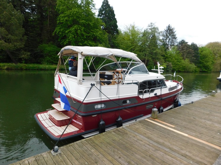 Linssen 35 SL - Boatscribe.com