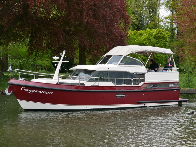 Linssen 35 SL - Boatscribe.com