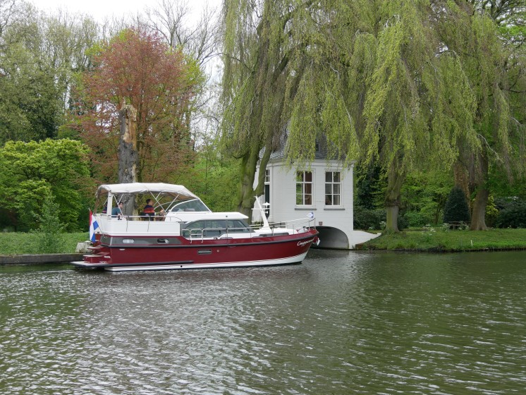 Linssen 35 SL - Boatscribe.com