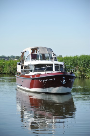 Linssen 35 SL - Boatscribe.com