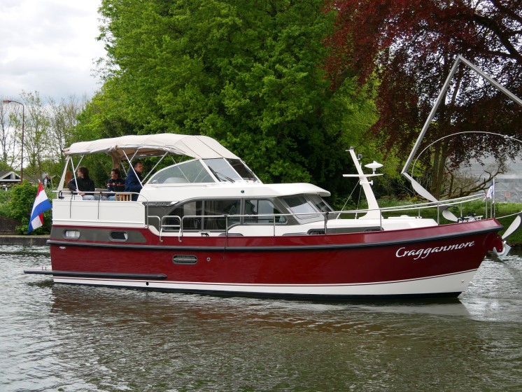 Linssen 35 SL - Boatscribe.com