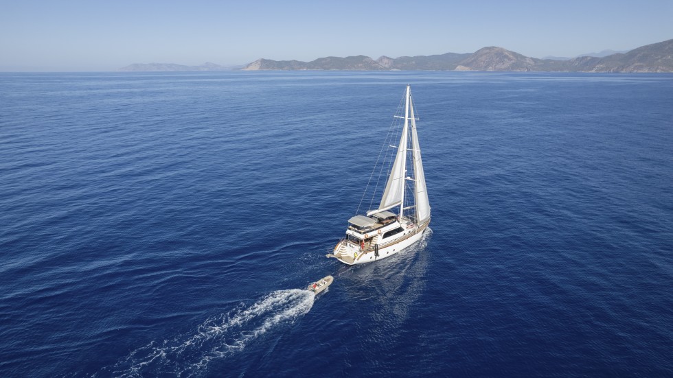Motor sailer - Boatscribe.com