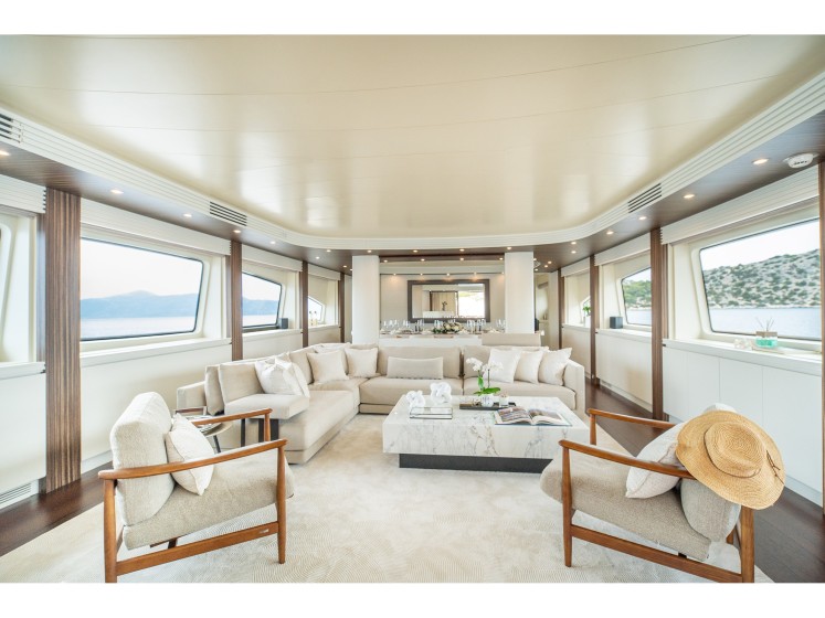 Luxury Motor Yacht - Boatscribe.com