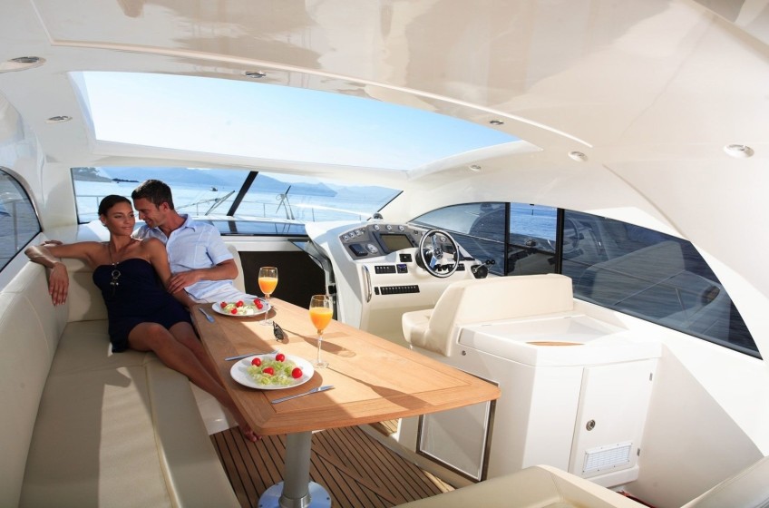 Prestige 440 - Boatscribe.com