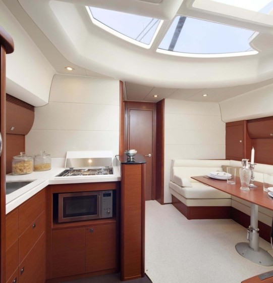 Prestige 440 - Boatscribe.com